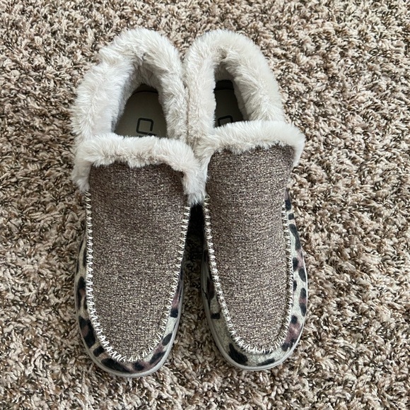 Hey Dude Women's Denny Leopard slip on shoes - Picture 3 of 6